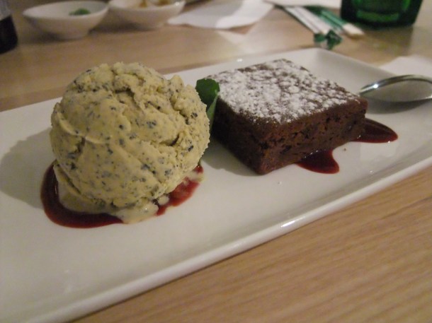 brownie with black sesame ice cream at Mushu