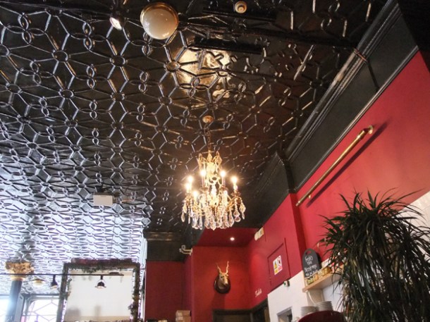 the ceiling of the crown and sceptre fitzrovia