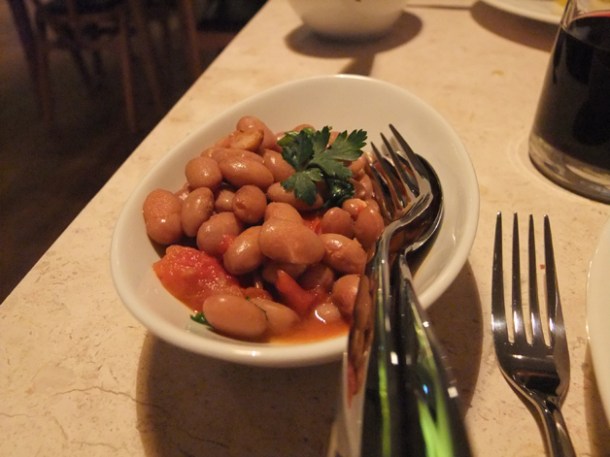 borlotti beans in chilli sauce at mele e pere