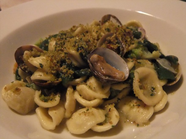 orecchiette at mele e pere