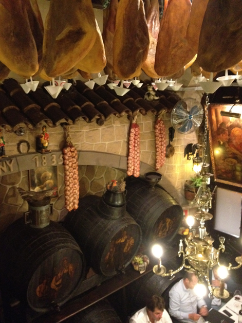 another ground floor dining room at los caracoles