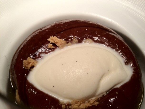 macadamia cream and olive oil ice cream at cinc sentits