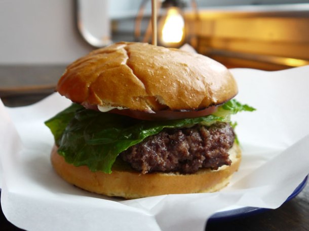 burger-at-Dach-and-Sons burger-at-dach-and-sons