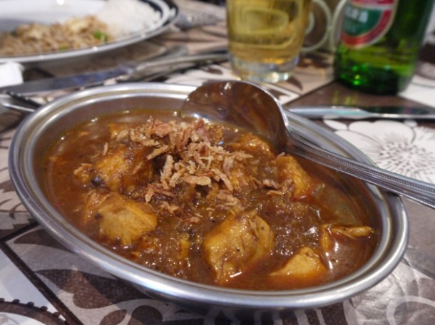 chicken and tamarind curry at mandalay