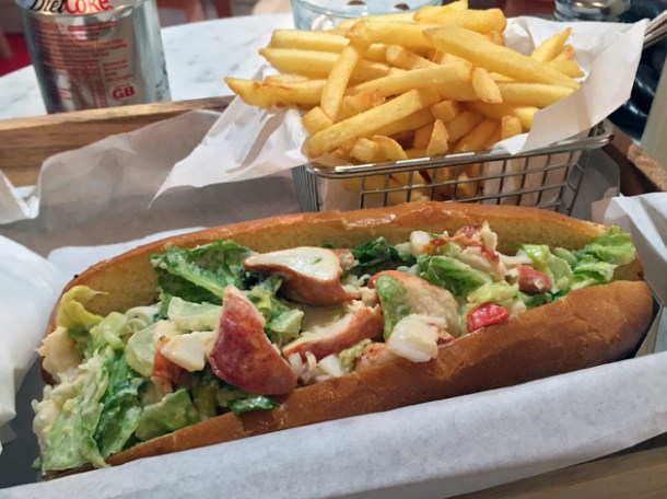 lobster roll at fraq's lobster shack