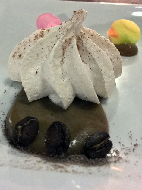 meringue with chocolate sauce at tierra y cielo