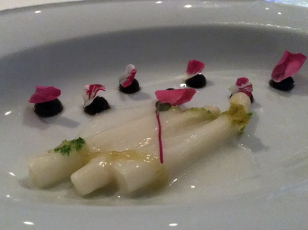 white asparagus with tamarind sauce at benazuza