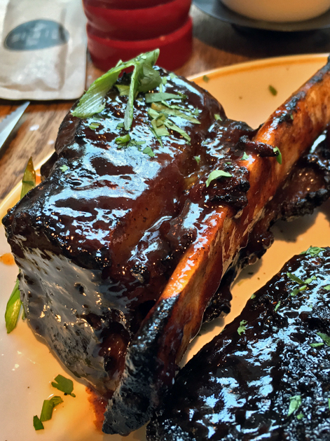 beef short rib at bbq whisky beer at the grey horse kingston