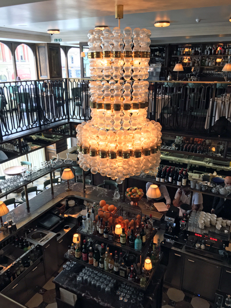 decor cafe monico