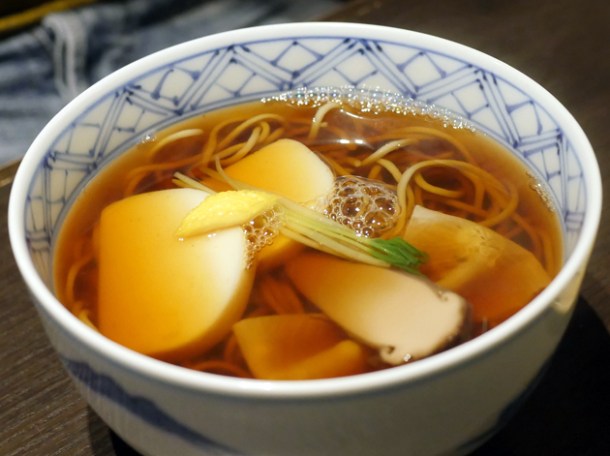 fish cake hot soba at kanda yabu soba