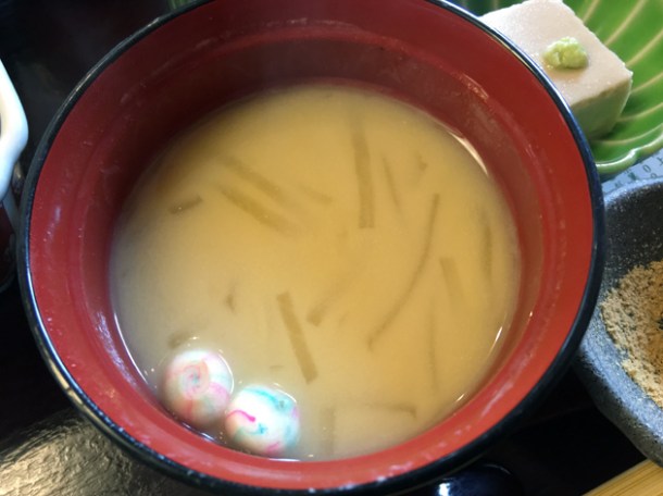 white miso soup at sagatoufuine