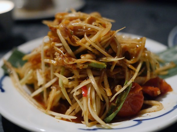 som tam salad at farang