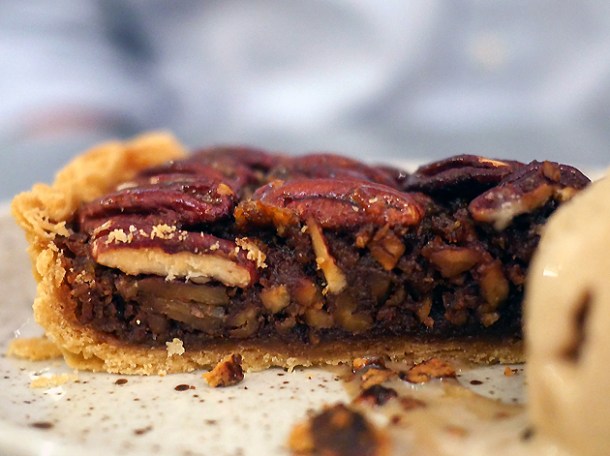 pecan pie with ice cream at plaquemine lock london