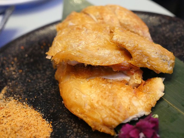 crispy salted chicken at duddell's london bridge