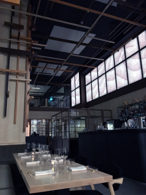 dining room at yen the strand