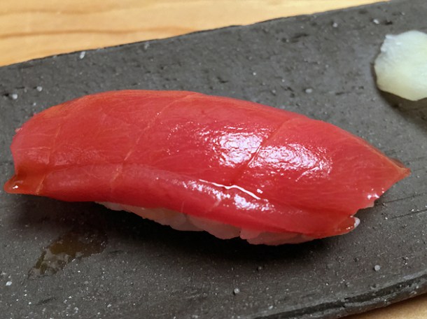 tuna nigiri sushi at yen on the strand