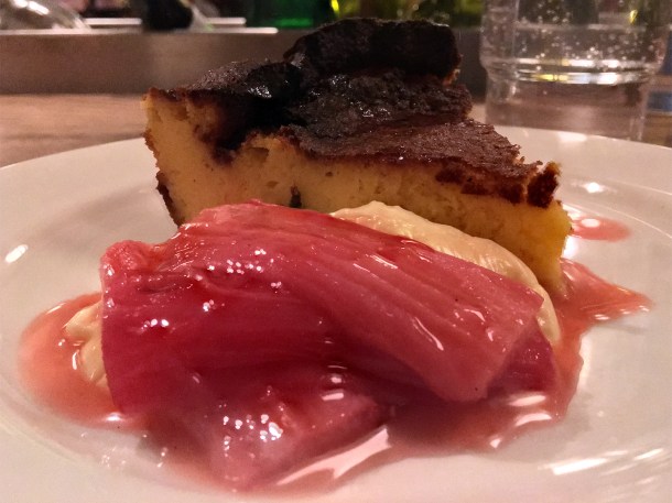 cheesescake-and-rhubarb-at-brat