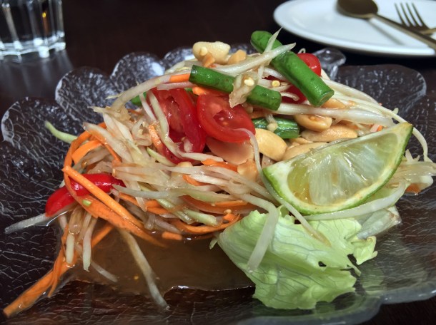 som tam salad at kin + deum