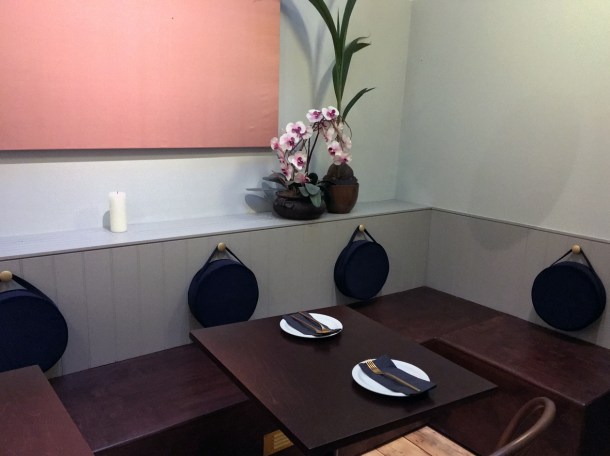 table at kin + deum