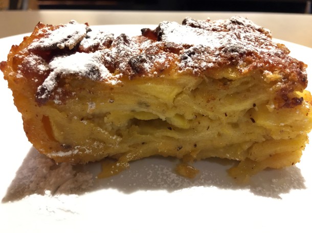 illustrative photo of the apple pie at Pescheria Assunta