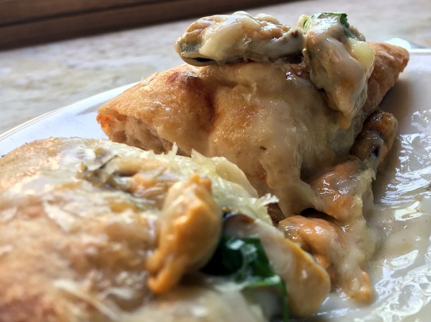 illustrative photo of the mussels flatbread at Flor Borough Market