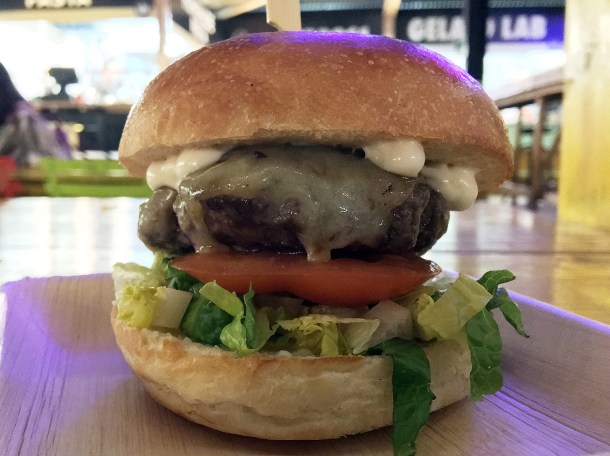 illustrative photo of the single cheeseburger from I Burghero at Mercato Metropolitano