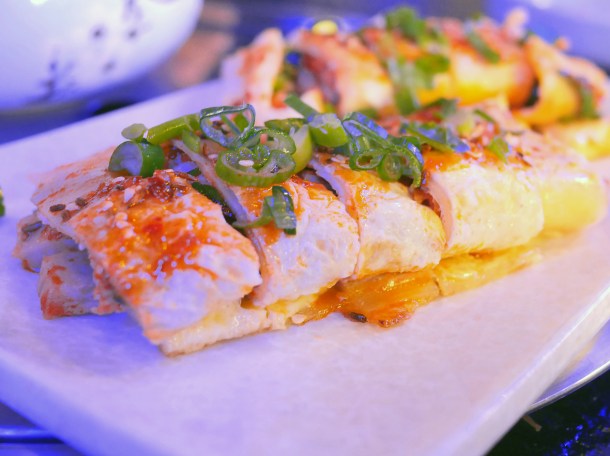 illustrative photo of the stuffed sliced bing at Seveni
