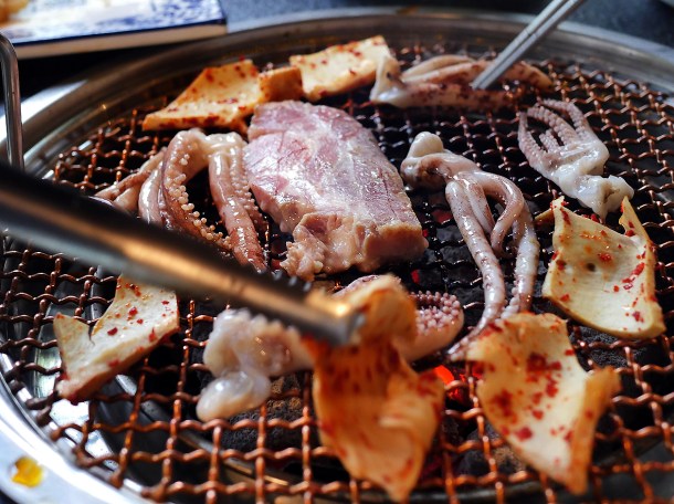 illustrative photo of a tabletop barbecue at Seveni