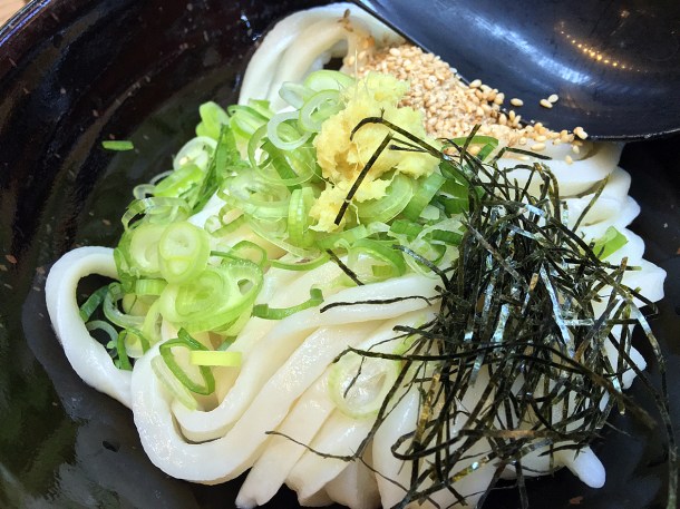 illustrative photo of the vegetable tempura cold udon at Koya City