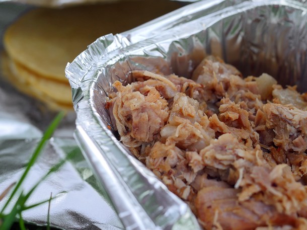 illustrative photo of the takeaway carnitas tacos from La Chingada