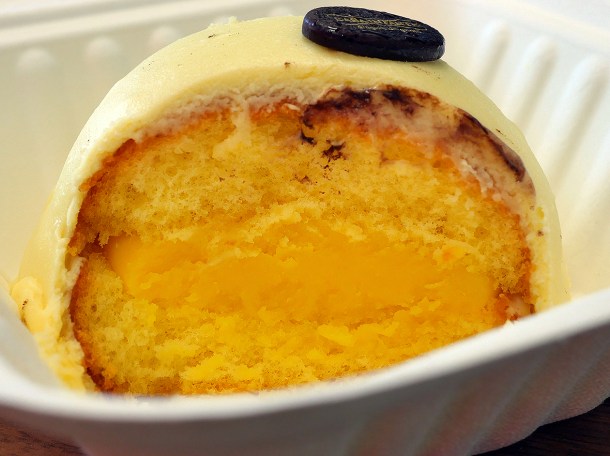 illustrative photo of the delizia limone from L'Antica Pizzeria da Michele Soho