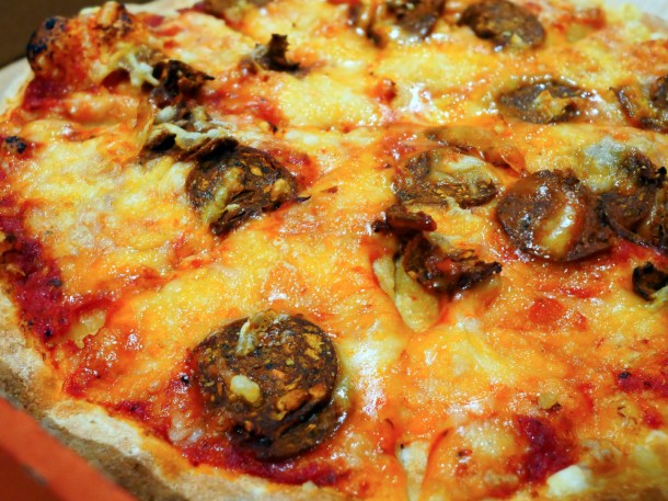 illustrative photo of the vegan jackfruit pepperoni thin crust pizza from Papa John's