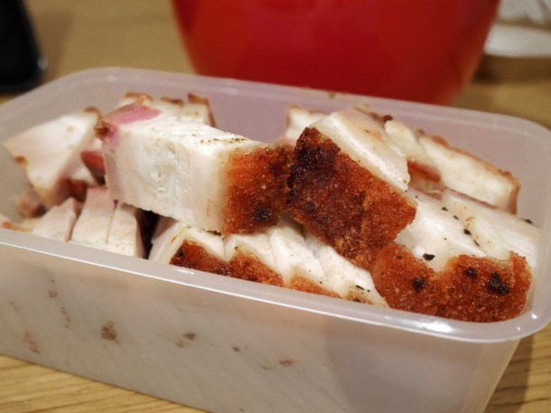illustrative photo of the crispy roast pork from Saikei