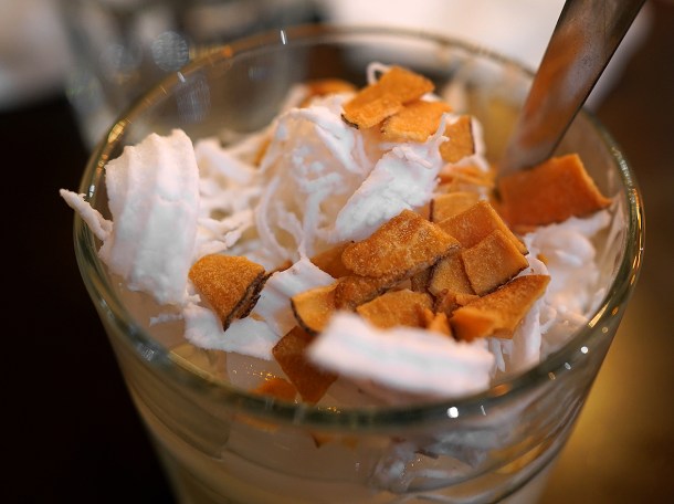 illustrative photo of the coconut milk pudding at Pho Thuy Tay