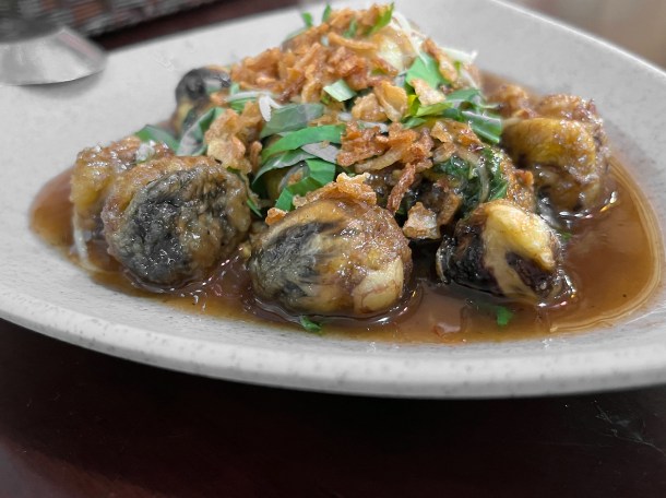 illustrative photo of the deep-fried quail eggs at Pho Thuy Tay