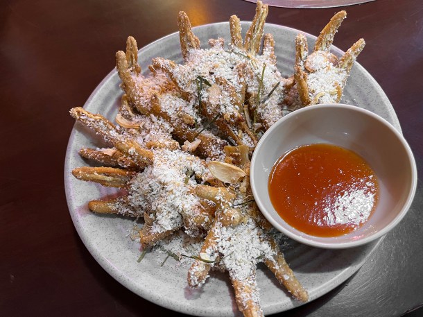 illustrative photo of the salt roasted chicken feet at Pho Thuy Tay