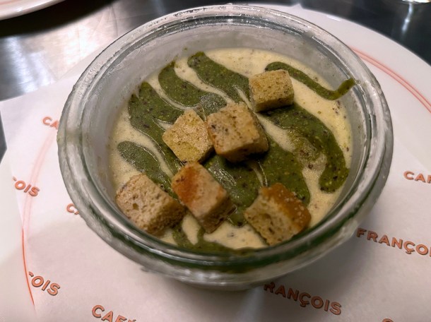 illustrative photo of the pistachio shortbread ice cream at Cafe Francois