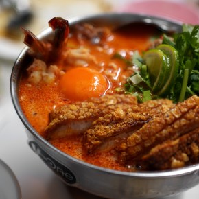 Speedboat Bar Notting Hill review – loud Thai food worth shouting about